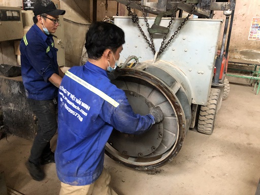 quan lai cuon day dong dau may phat dien Komatsu
