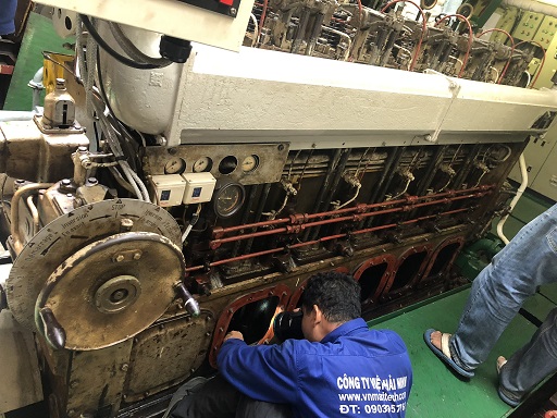 kiem co bop dong co Diesel tau thuy
