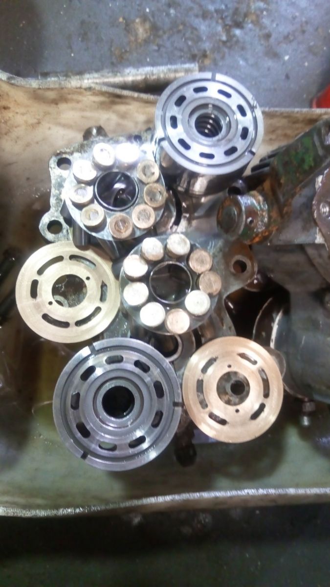 Báo giá sửa chữa bơm dầu thủy lực.jpg