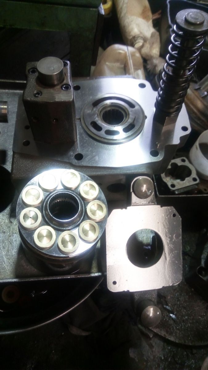Dịch vụ bảo tr&igrave; bơm thủy lực tận nơi.jpg