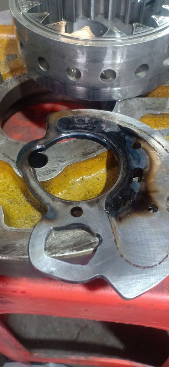Kiểm tra sửa chữa bơm thủy lực kh&ocirc;ng l&ecirc;n &aacute;p.jpg