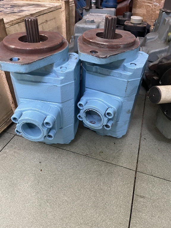 Nhận th&aacute;o lắp kiểm tra bơm thủy lực to&agrave;n quốc.jpg