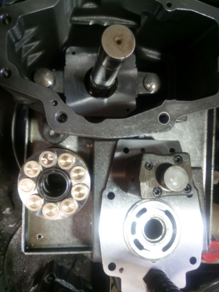 Dịch vụ test &aacute;p suất bơm dầu thủy lực.jpg
