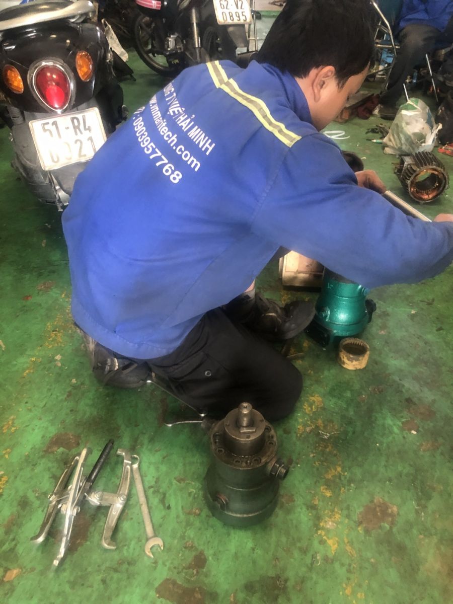 Cung cấp v&agrave; lắp đặt bơm dầu thủy lực nhanh ch&oacute;ng uy t&iacute;n.JPG