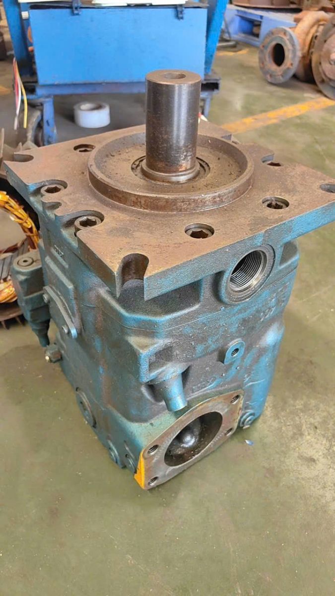 Báo giá phục hồi bơm thủy lực trọn gói.jpg