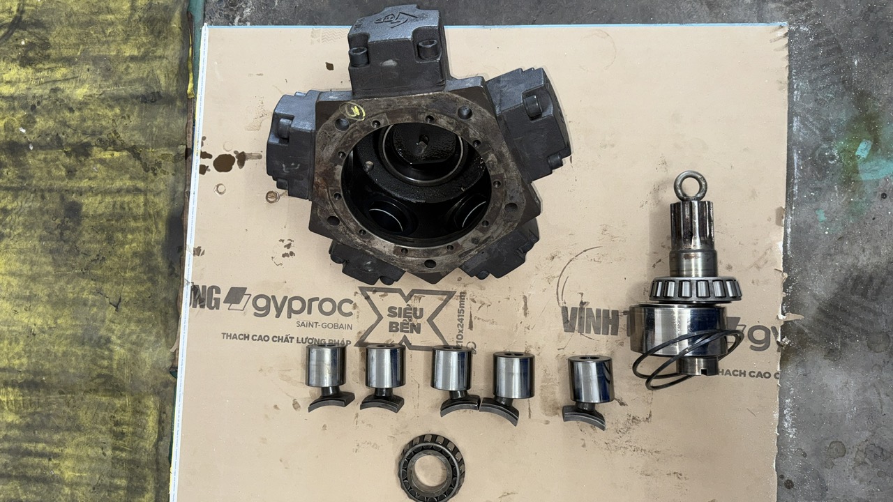 motor thủy lực giá rẻ.jpg