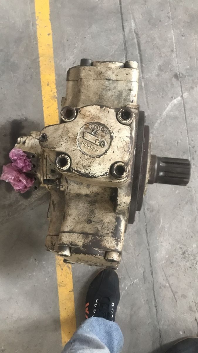 sửa motor thủy lực tại nhà máy.jpg