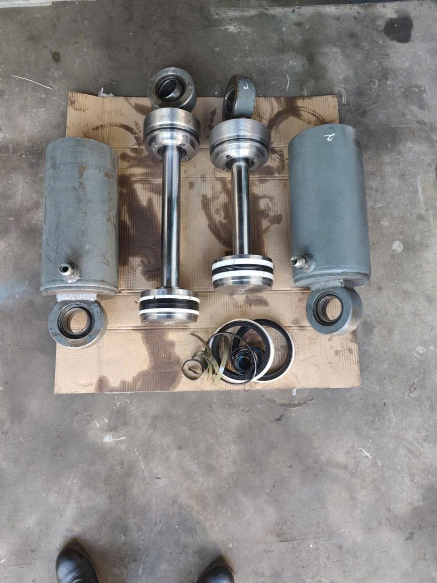 thiết kế thi công hệ thống máy lái tàu biển.jpg
