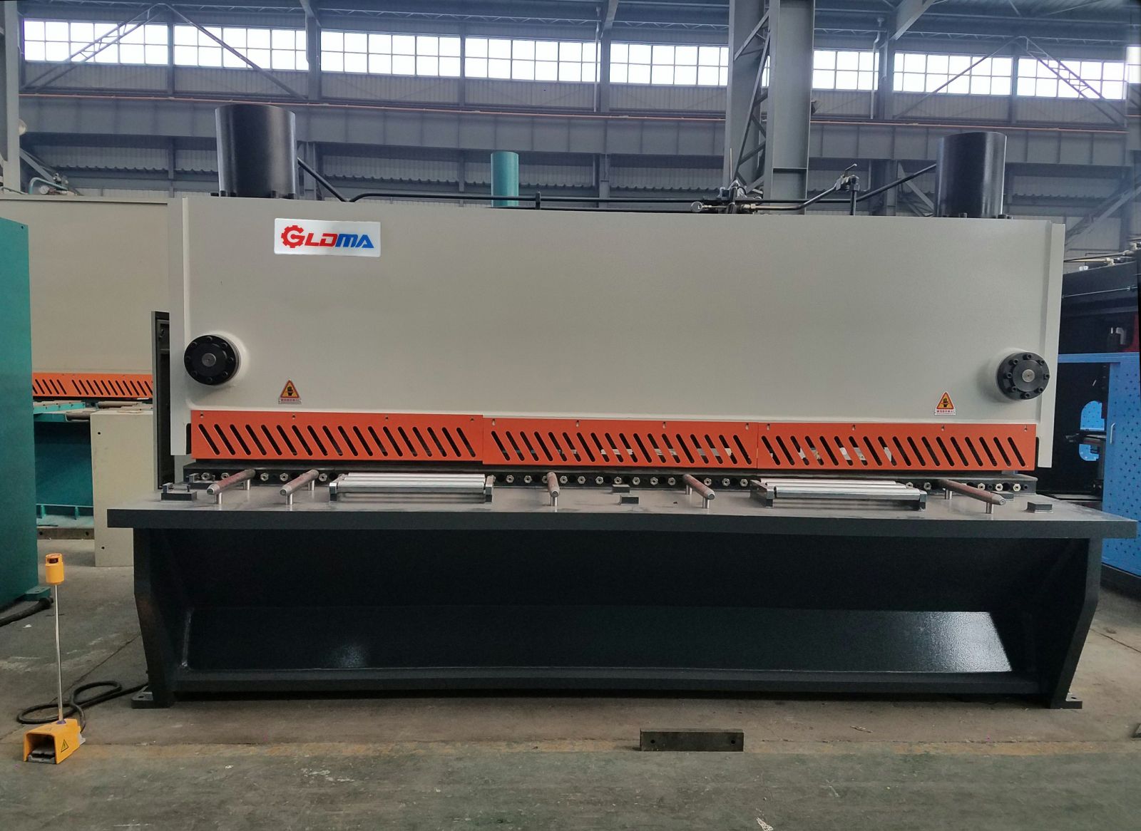 may cat ton CNC