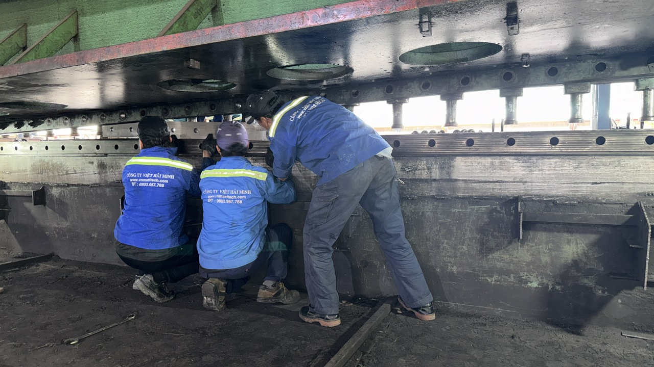 Xưởng sản xuất dao cối m&aacute;y chấn SKD11.jpg