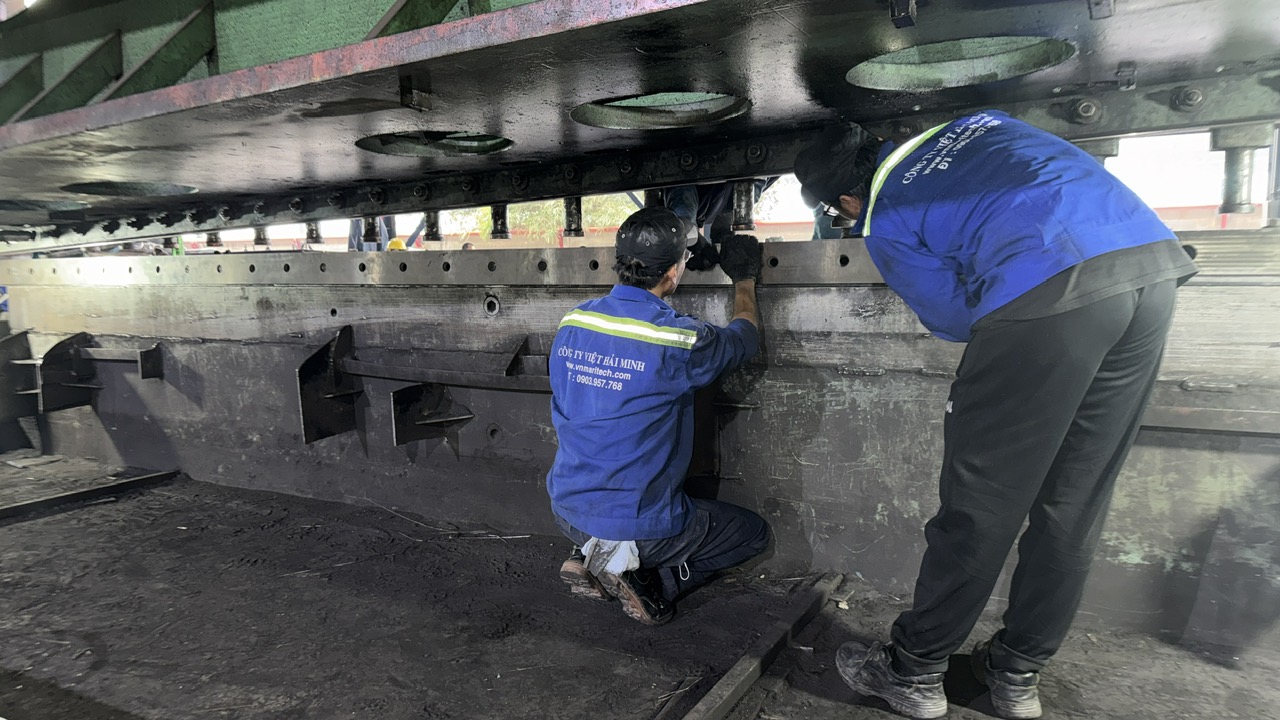 Xưởng sản xuất dao cối chấn công nghiệp.jpg
